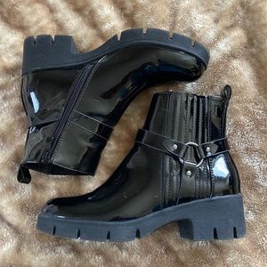 Patent leather ankle zip up boots